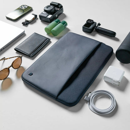 Incase A.R.C. Sleeve for 14-inch Laptop